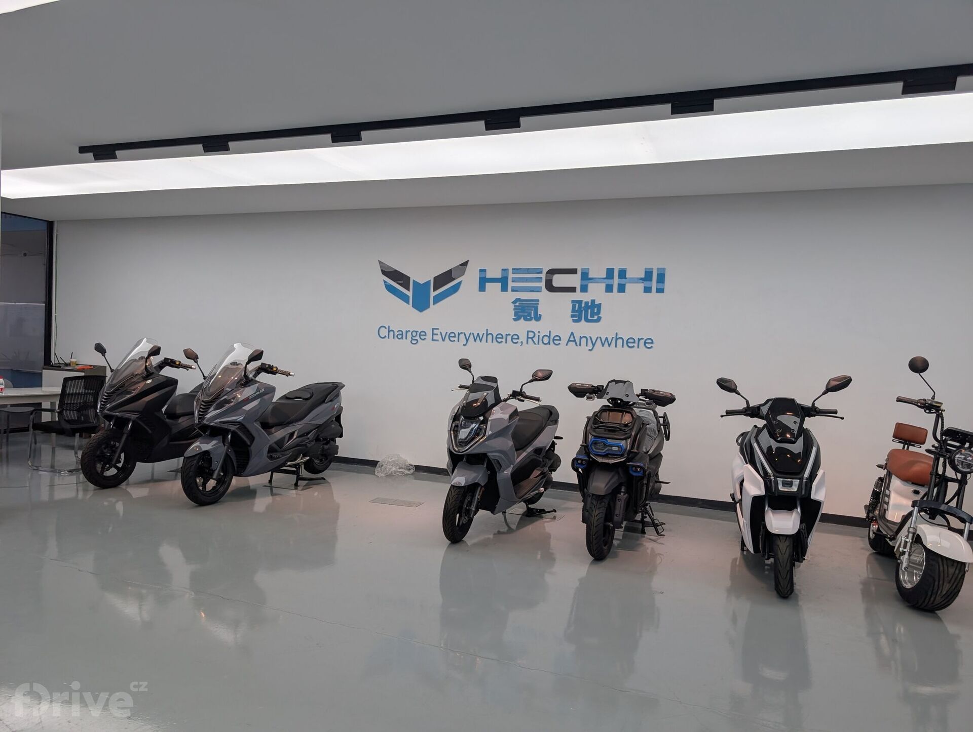 Výroba elektrických motorek v Číně