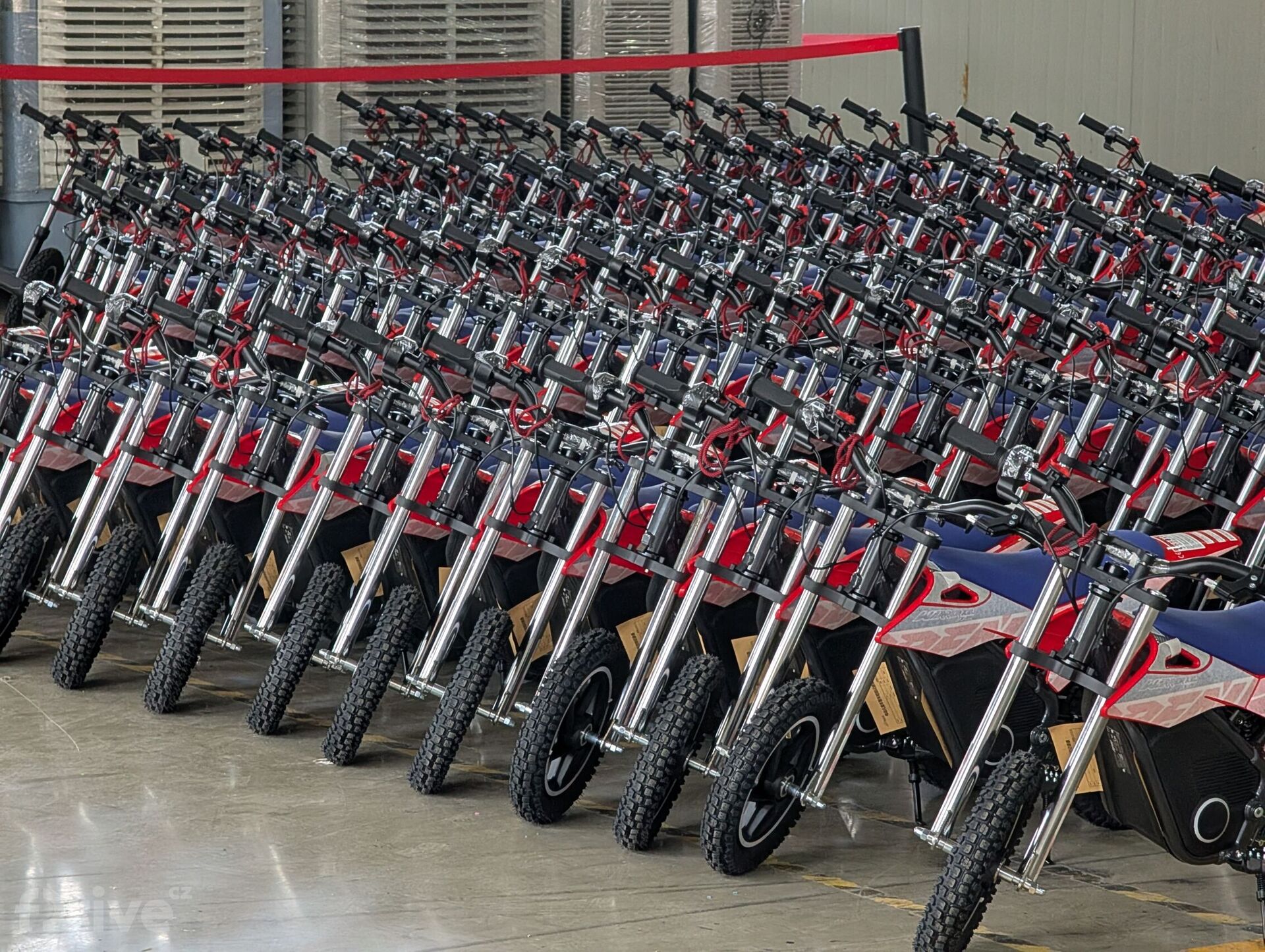 Výroba elektrických motorek v Číně