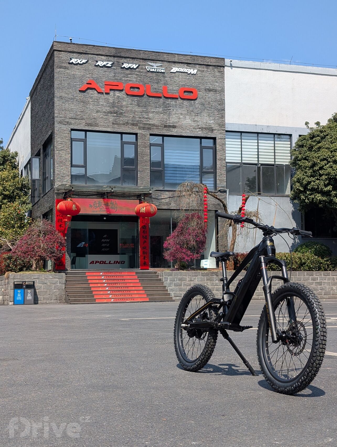 Výroba elektrických motorek v Číně