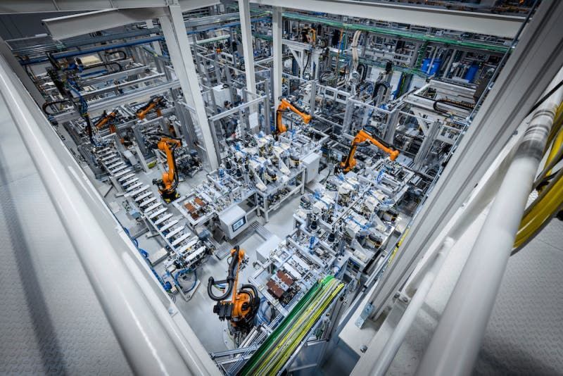 Výrobní linka v závodě na výrobu baterií v německém Kamenzu