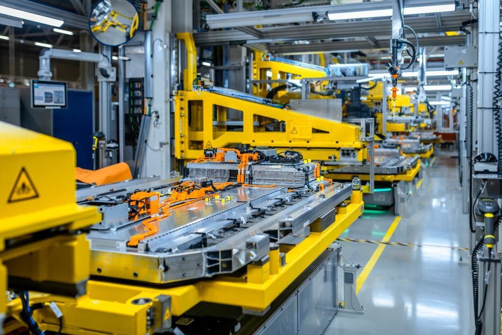 Výrobní linka v závodě na výrobu baterií v německém Kamenzu