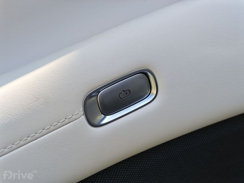 Xiaomi  YU7