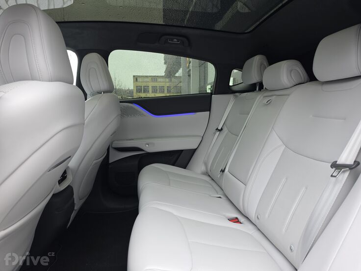 Xpeng G6