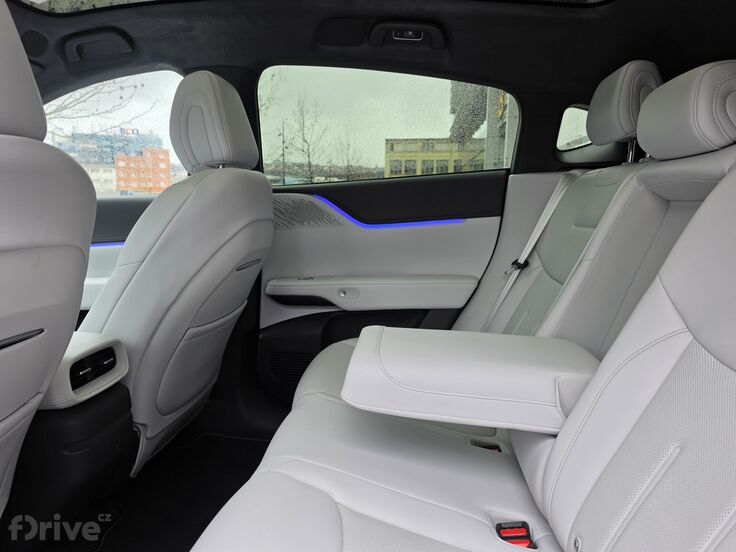 Xpeng G6