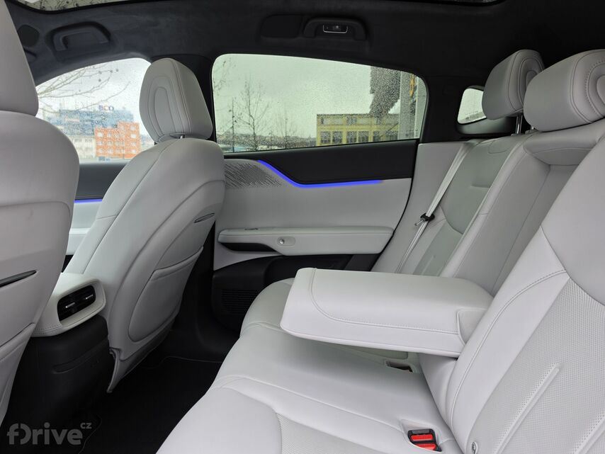 Xpeng G6