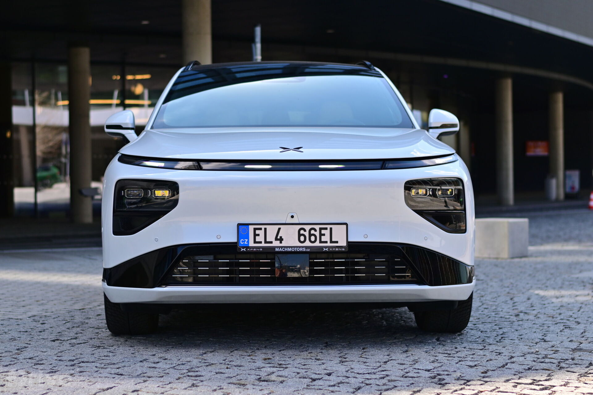 Xpeng G9