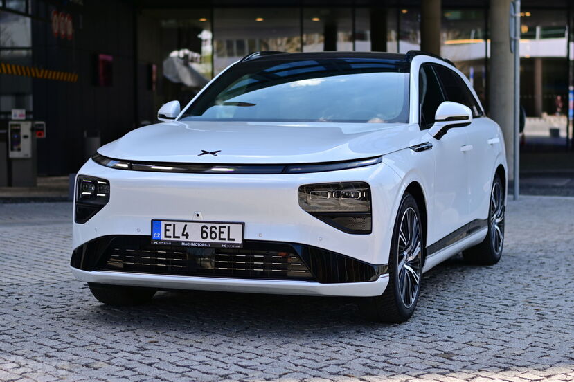 Xpeng G9