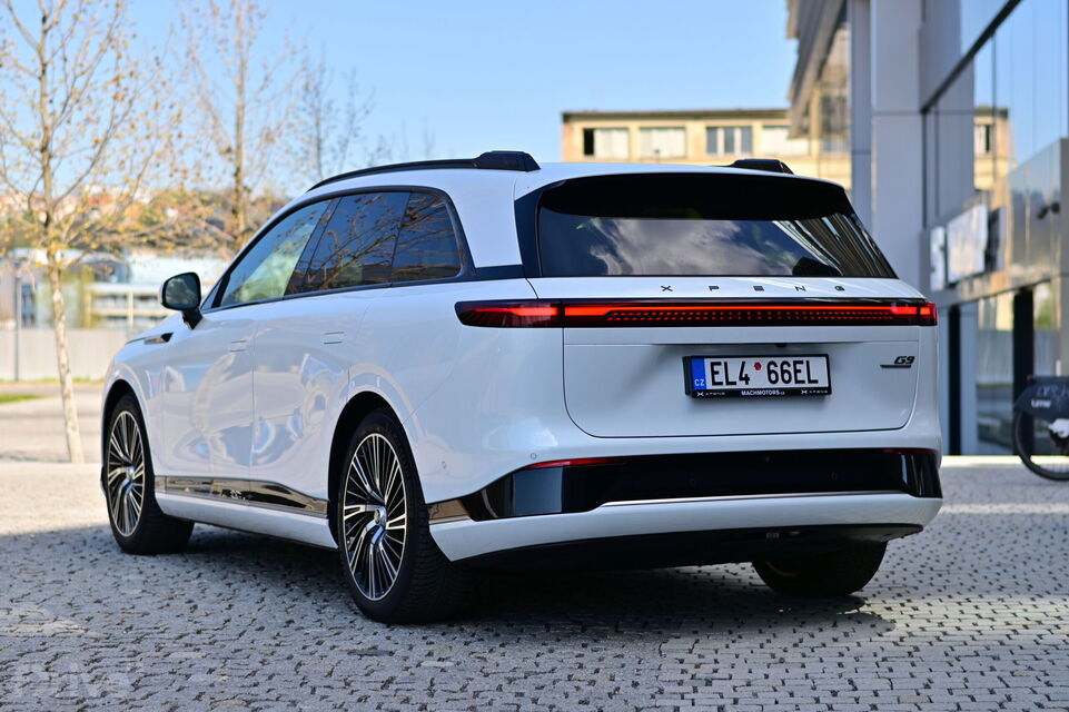 Xpeng G9