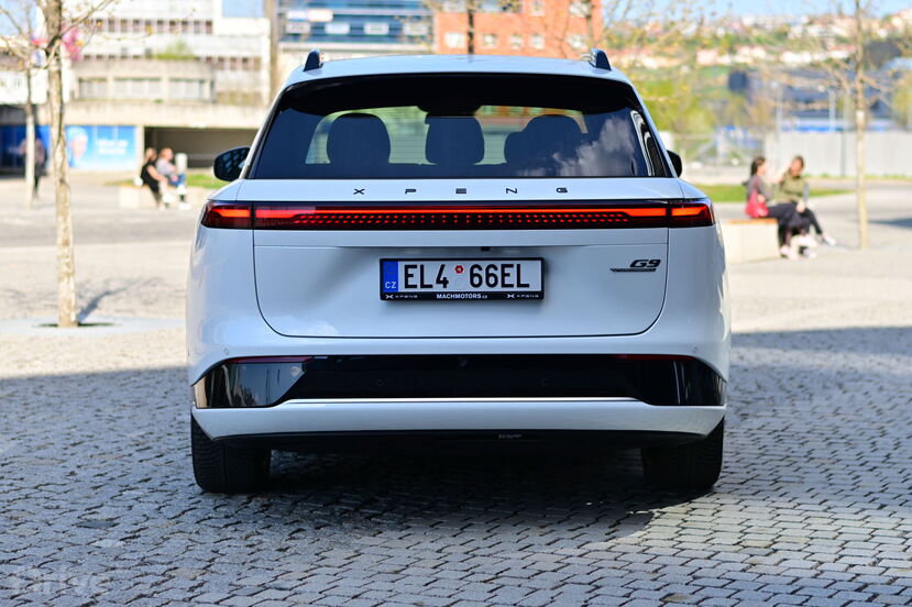 Xpeng G9