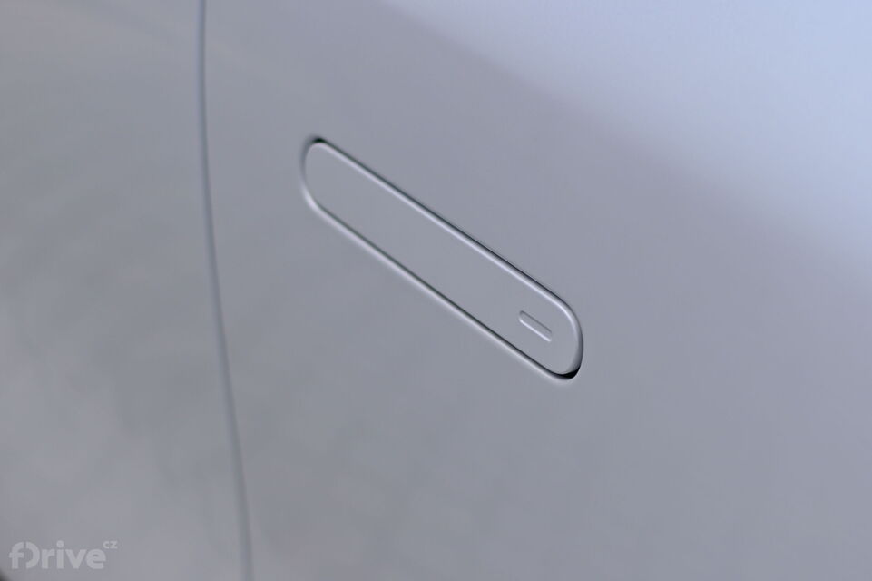 Xpeng G9