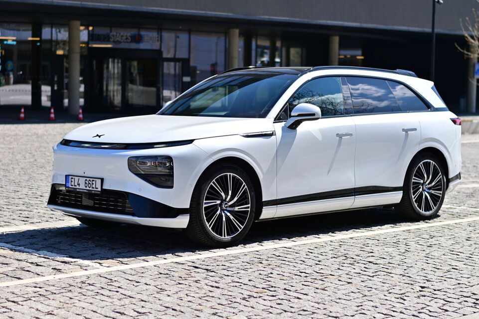 Xpeng G9