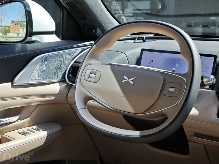 Xpeng G9