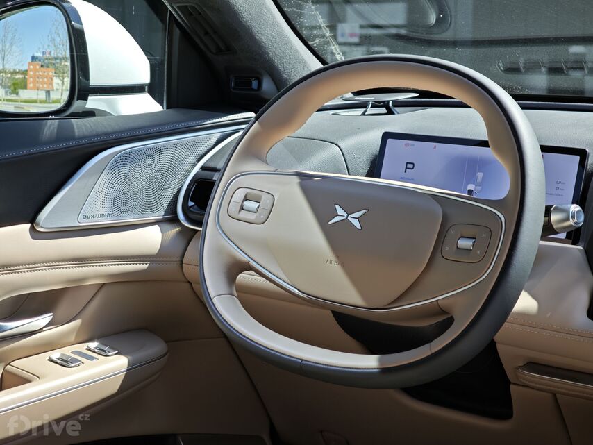 Xpeng G9