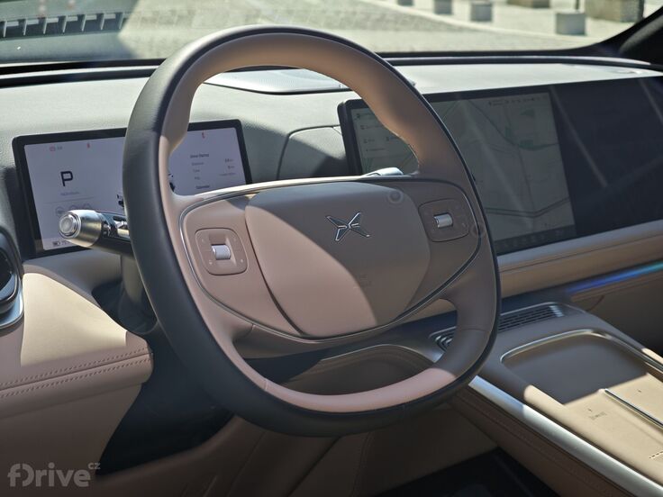 Xpeng G9