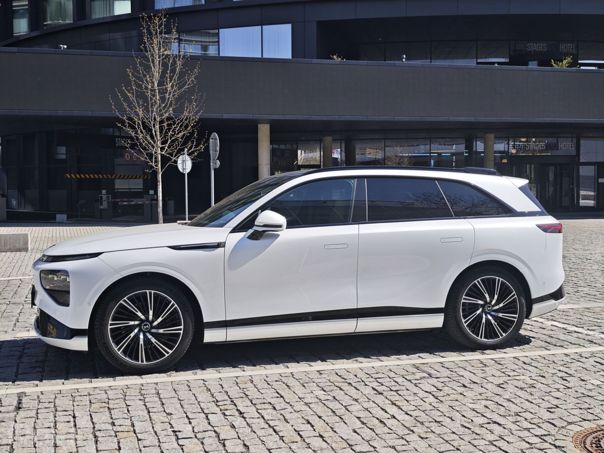 Xpeng G9