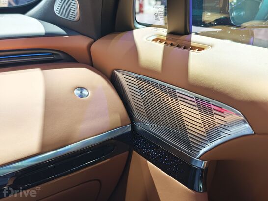 Xpeng G9L