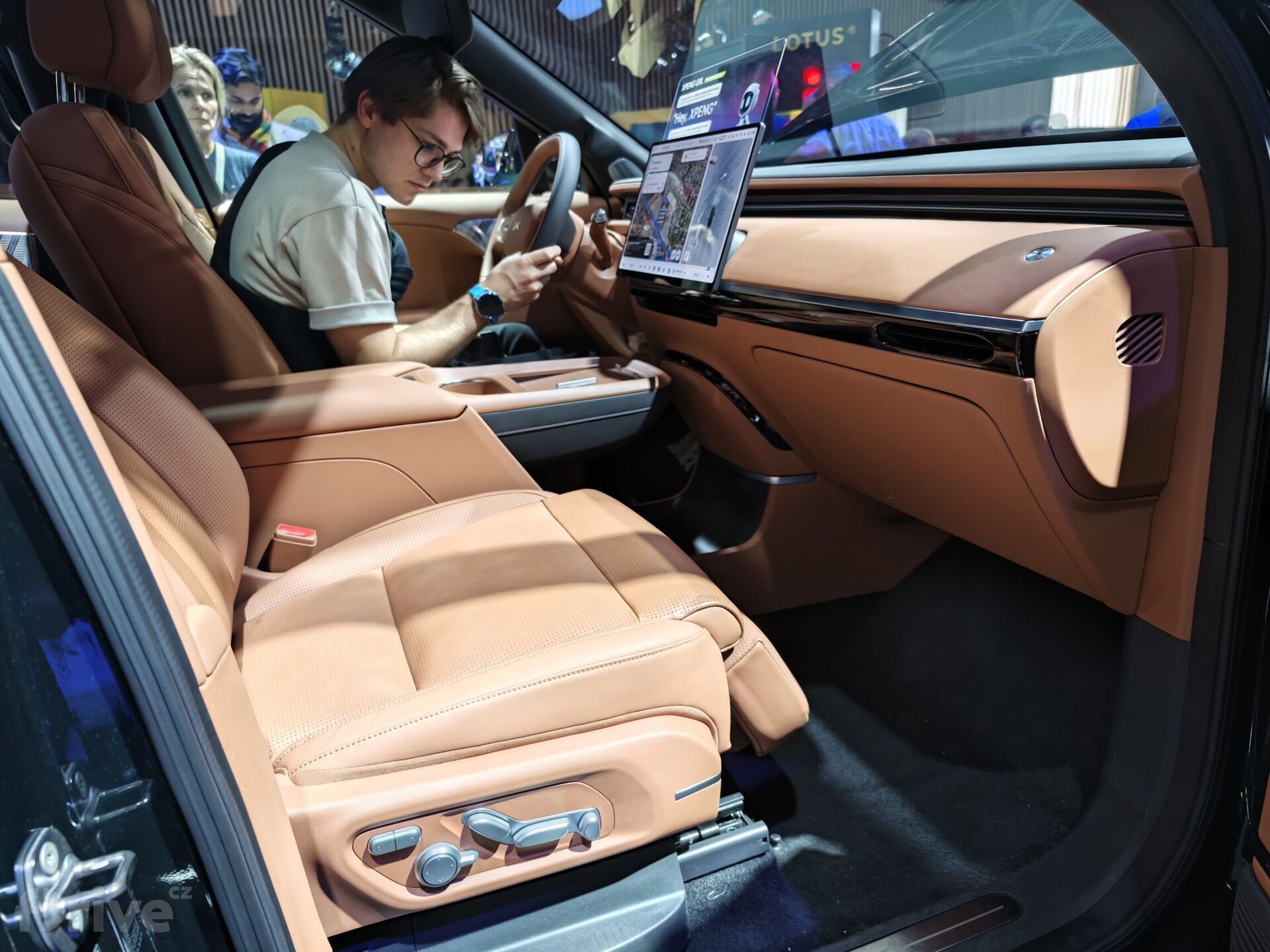 Xpeng G9L