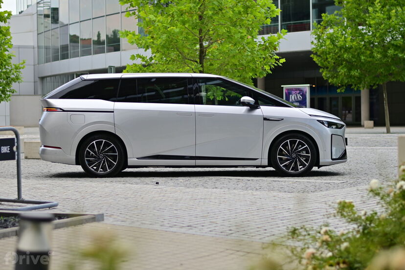Xpeng X9