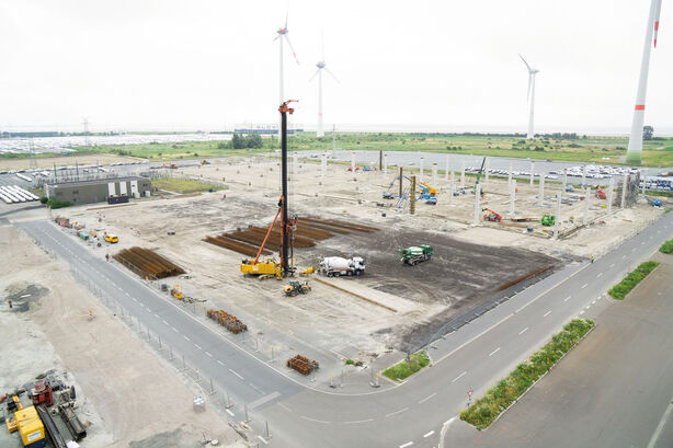 Zahájení přestavby závodu v Emdenu