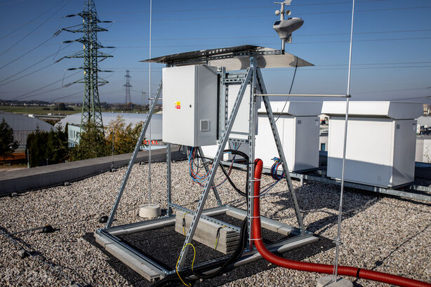 Zařízení pro sledování elektrárny