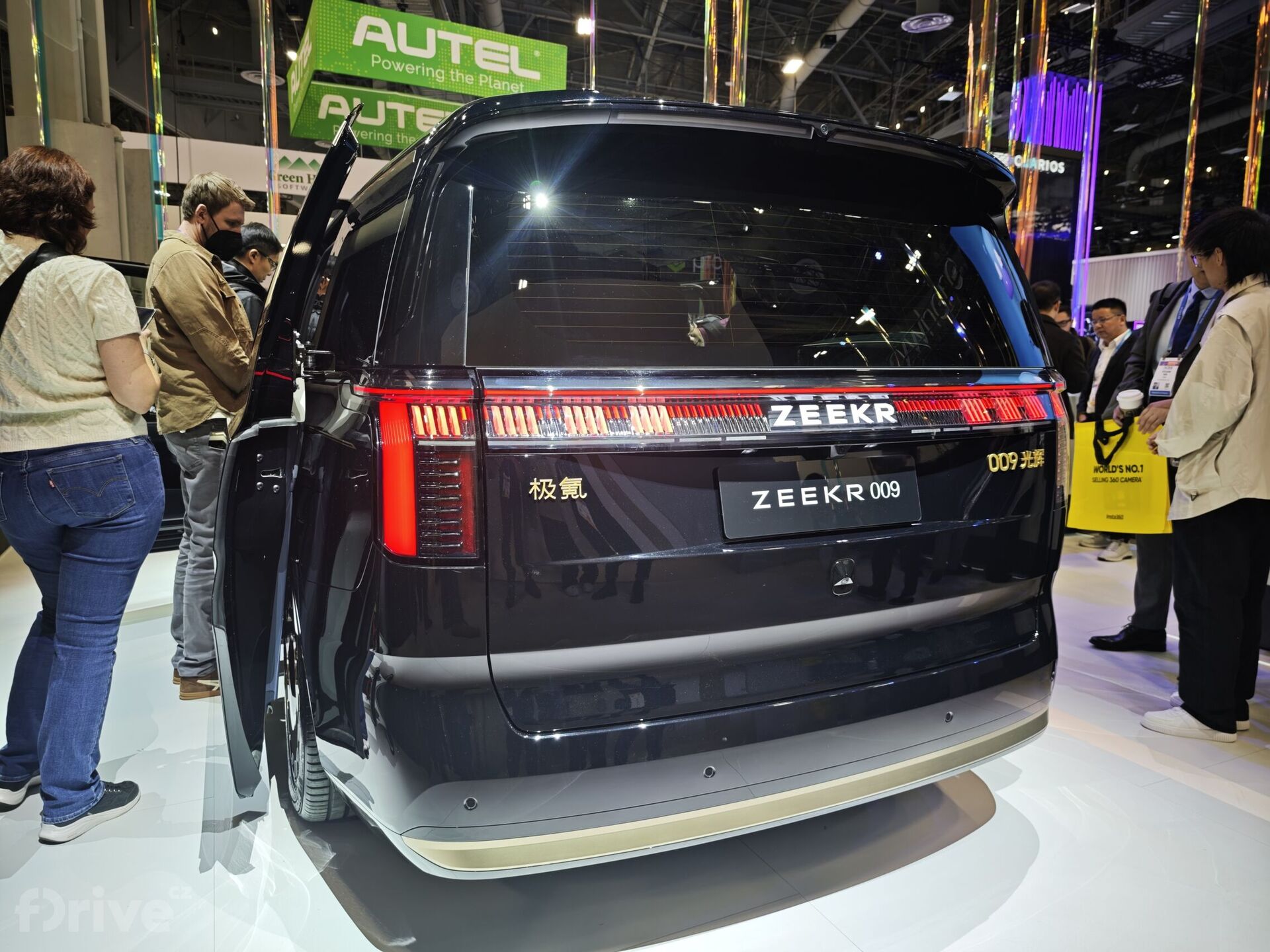 Zeekr 009