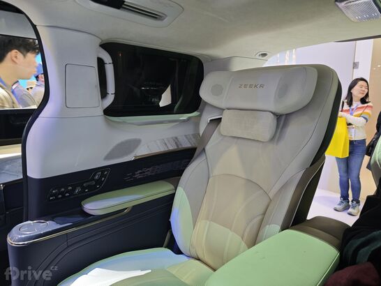 Zeekr 009