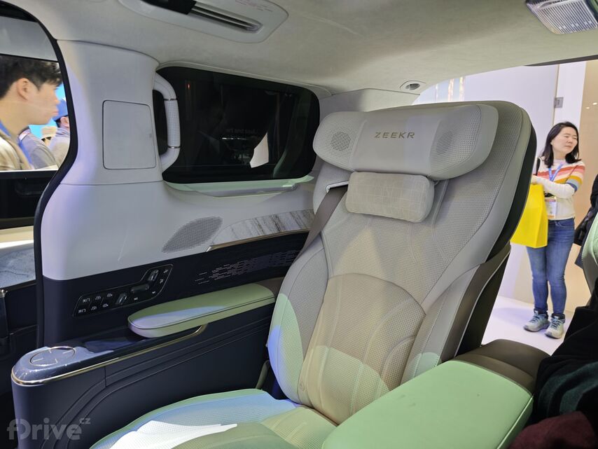 Zeekr 009