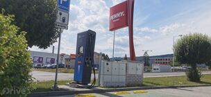 Zničená nabíjecí stanice PRE v Berouně