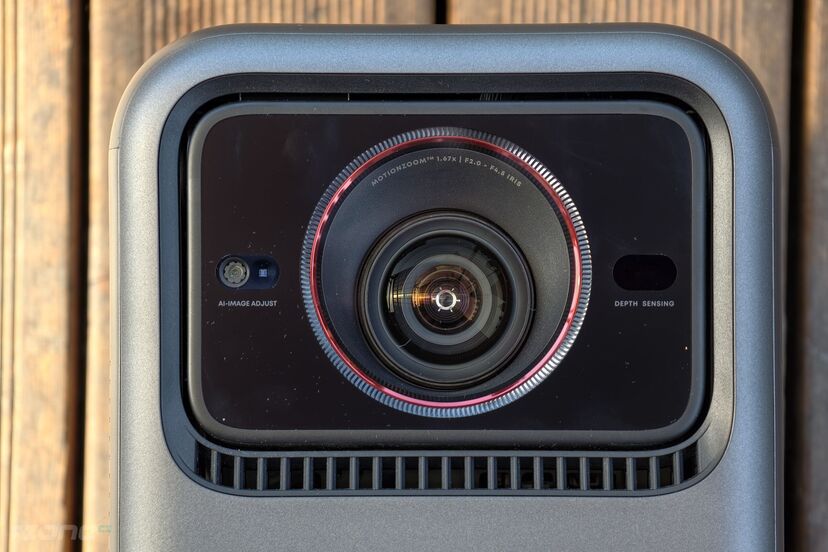 Anker Nebula X1