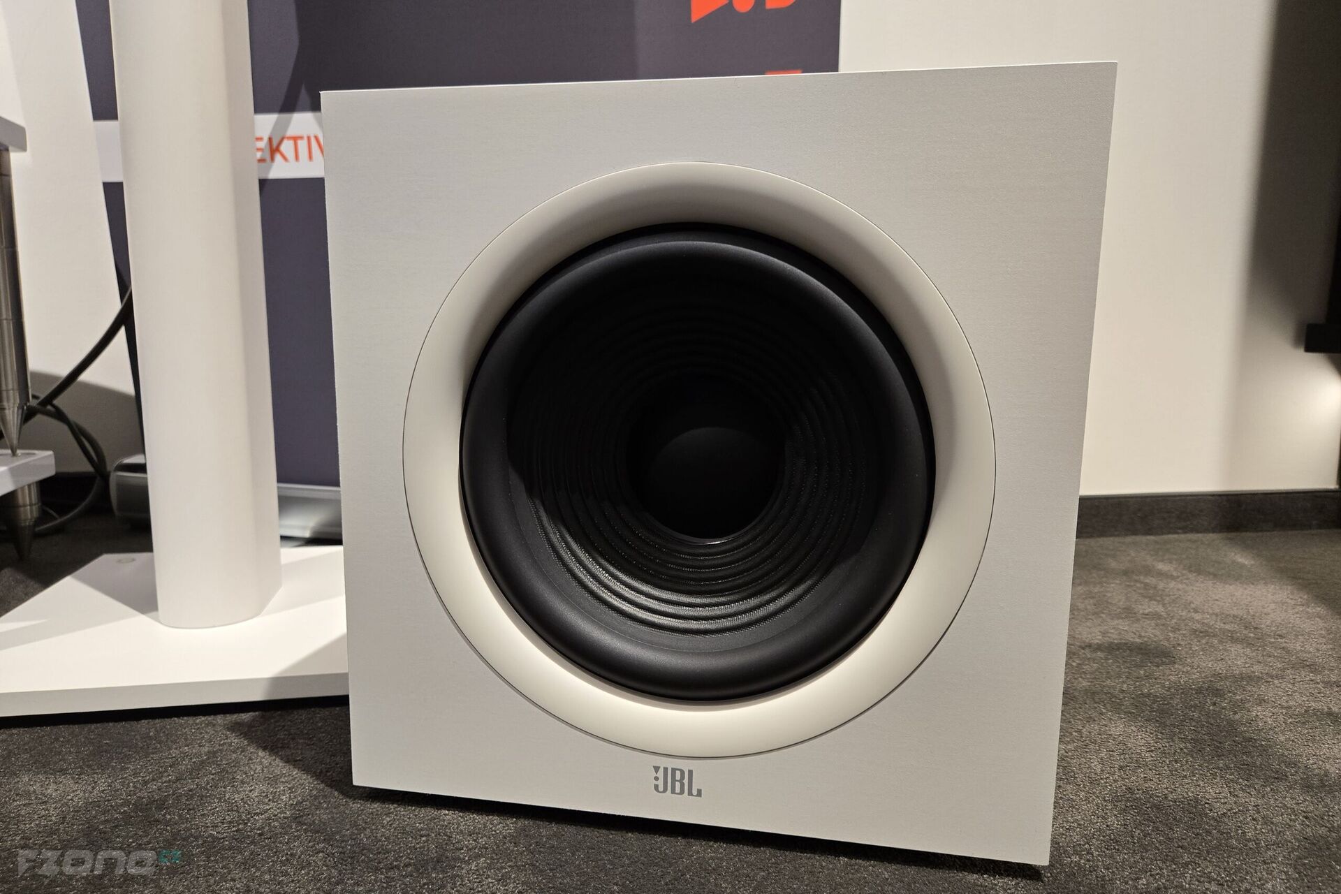 AV receivery JBL MA a reproduktory JBL Stage 2