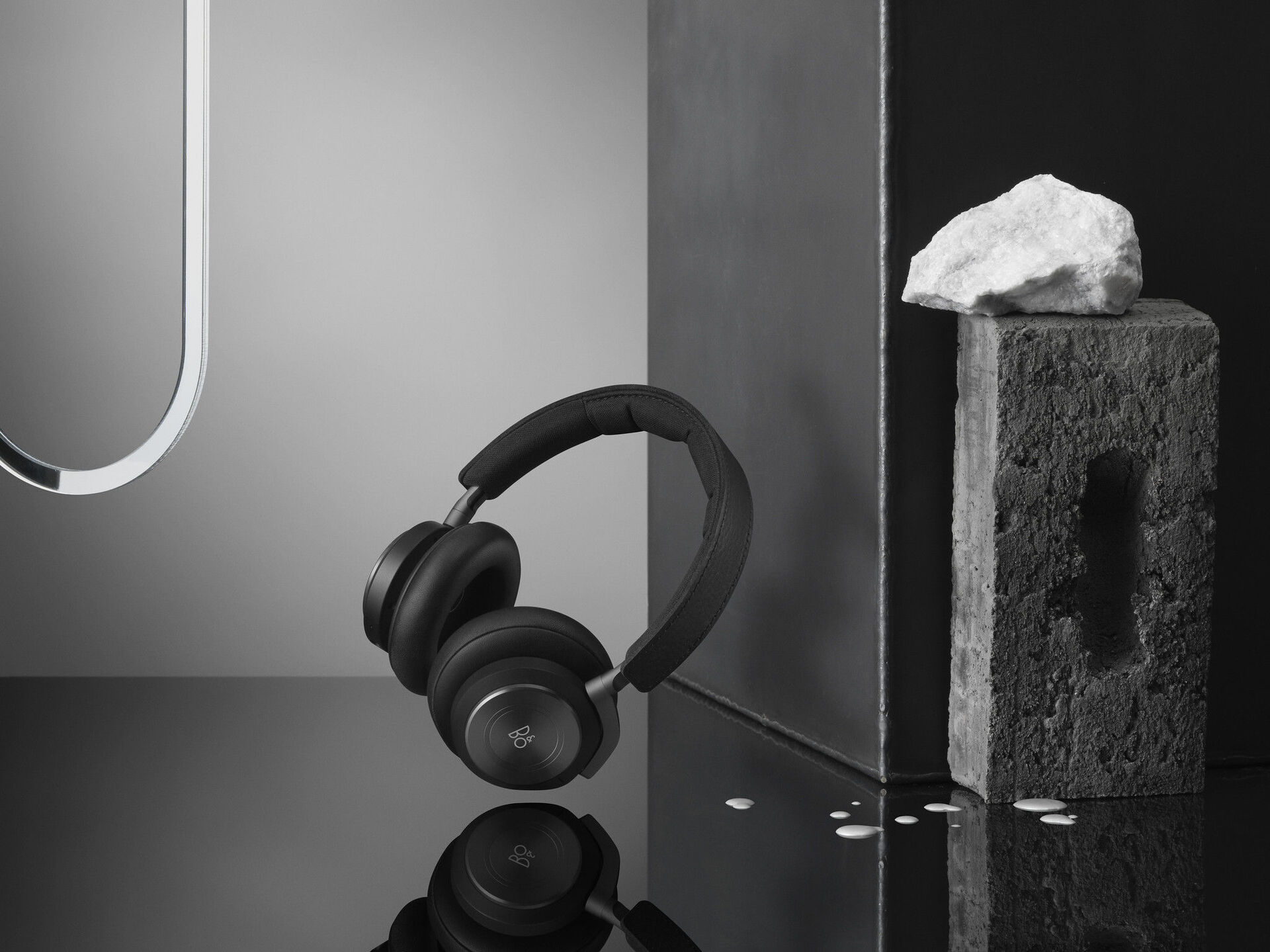 BeoPlay H9