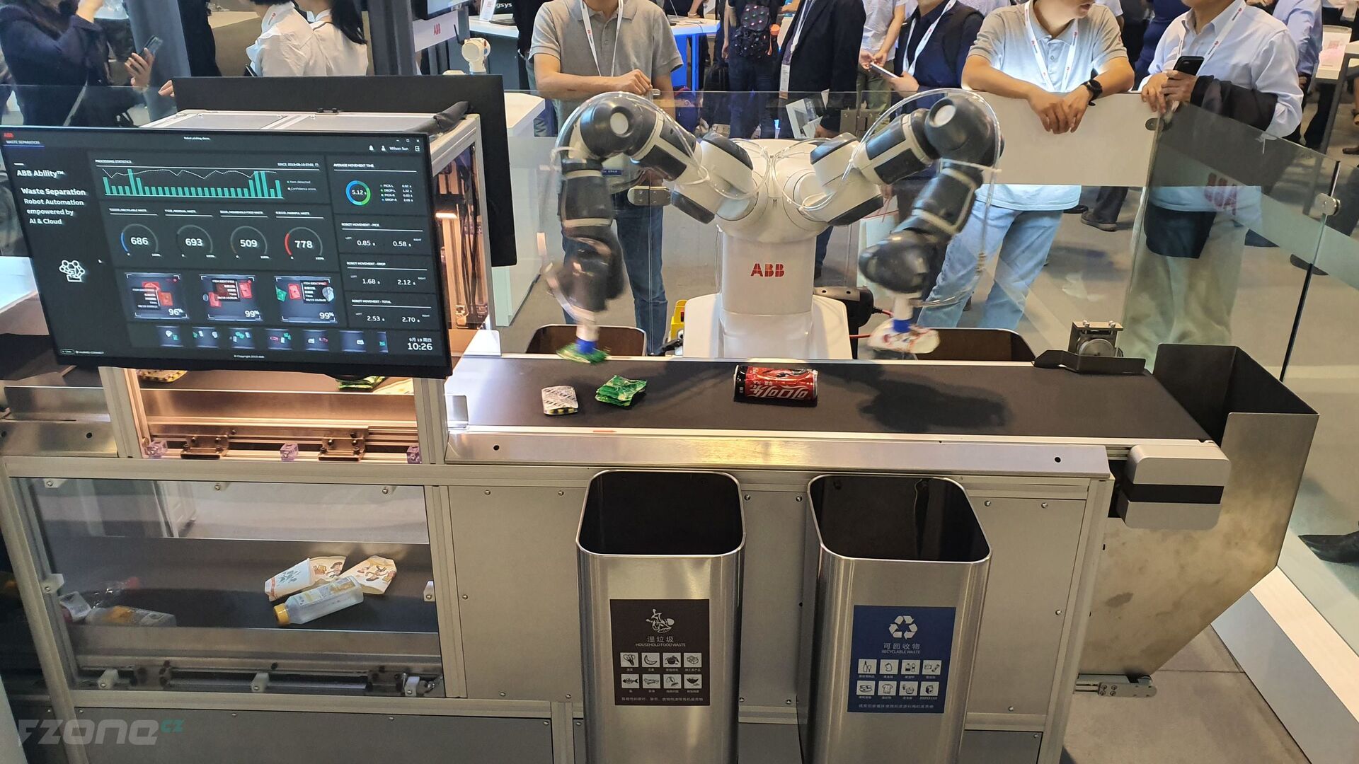 Chytrý robot na třídění odpadu od společnosti ABB