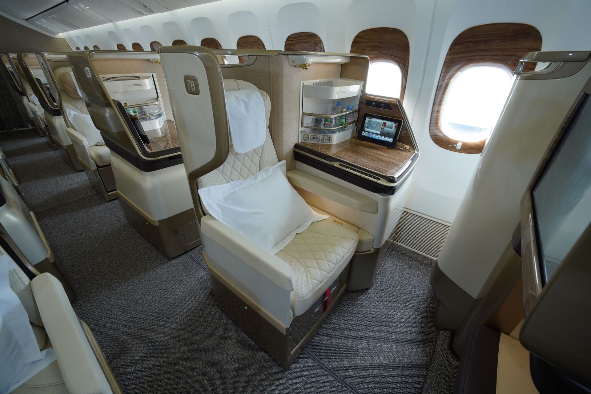 Emirates business class