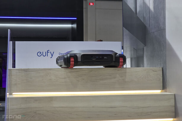 Eufy MarsWalker a Eufy RoboVac Omni S2