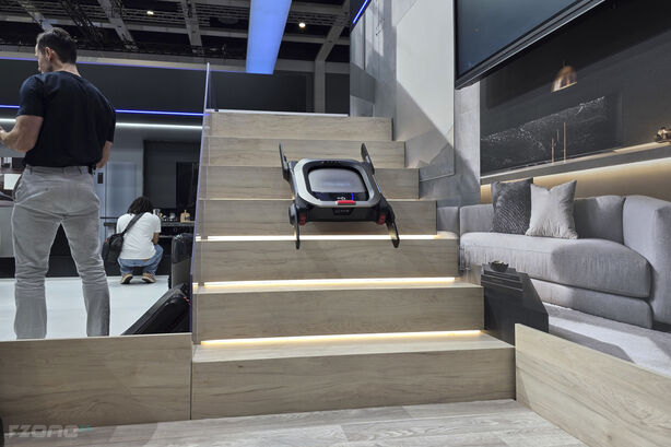 Eufy MarsWalker a Eufy RoboVac Omni S2