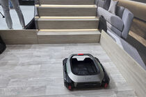 Eufy MarsWalker a Eufy RoboVac Omni S2