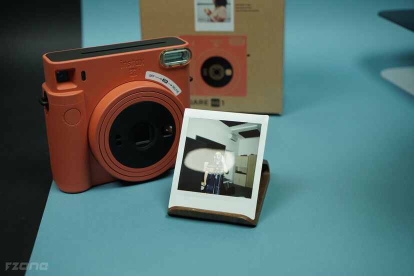 FUJIFILM instax SQUARE SQ1
