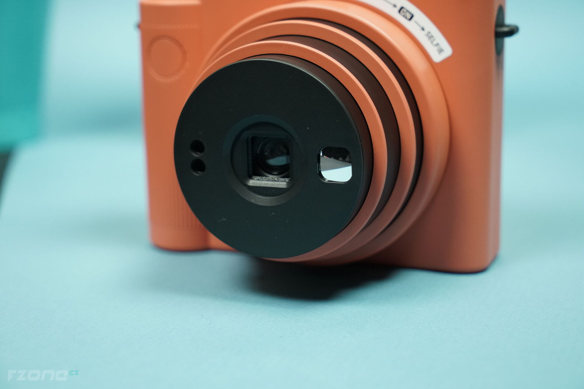 FUJIFILM instax SQUARE SQ1