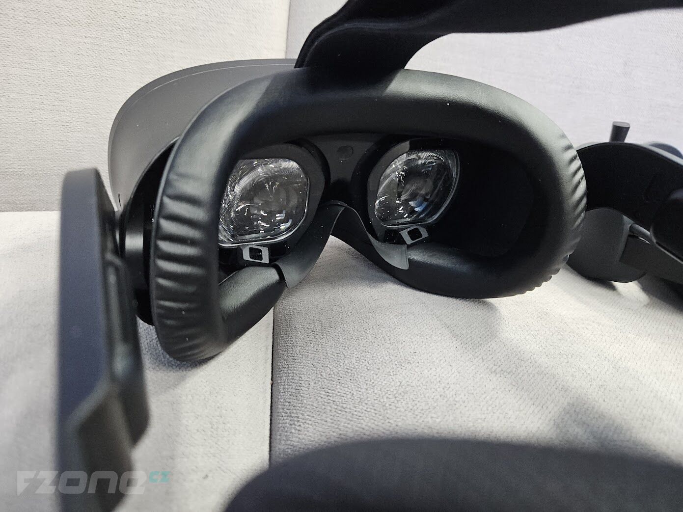 HTC VIVE Focus 3