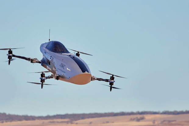 Airspeeder má za sebou první testovací let závodního elektrického létajícího auta