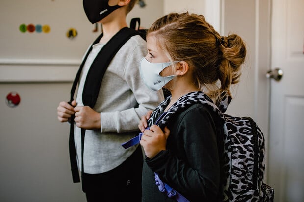 Studie ukazuje, že děti mají dlouhodobé příznaky koronaviru jen zřídka