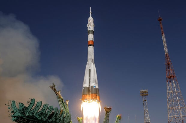 Soyuz MS-19 je připojen k ISS! Na stanici dorazili tři noví astronauté
