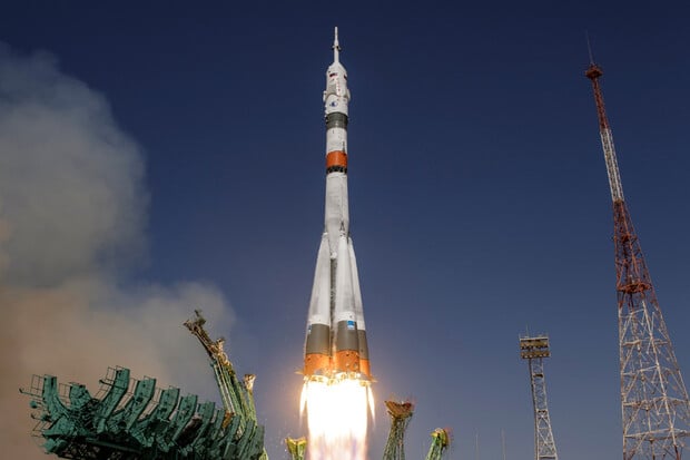 Soyuz MS-19 je připojen k ISS! Na stanici dorazili tři noví astronauté