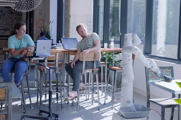 Kantýnu po zaměstnancích Googlu uklízejí roboti 