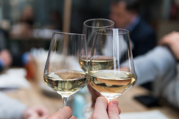 Denně pije alkohol v Česku až 900 tisíc dospělých