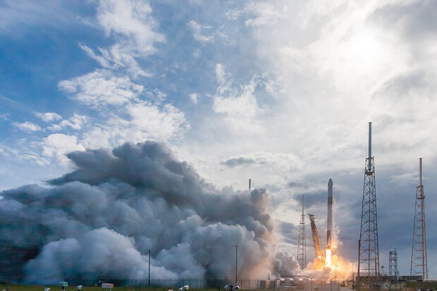 Raketa Falcon 9 úspěšně dosáhla oběžné dráhy