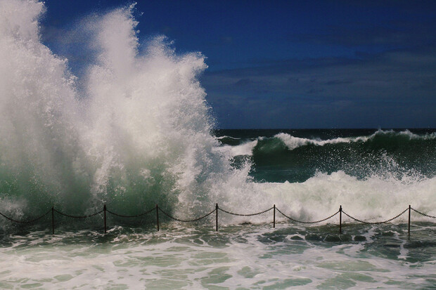 Nový Zéland varuje před dalšími erupcemi u Tongy a další možnou tsunami