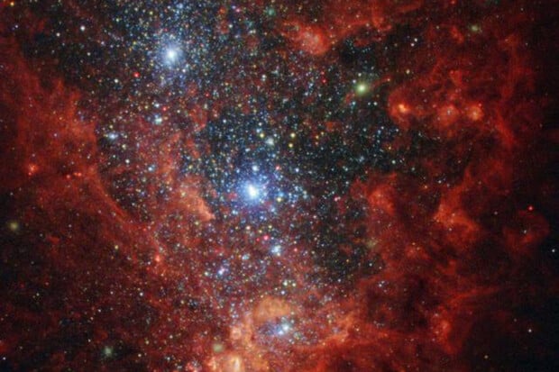 Hubbleův teleskop pozoruje galaxii vzdálenou 17 milionů světlených let