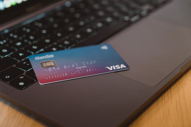 Visa představila jednodušší způsob placení kartou na internetu v Česku