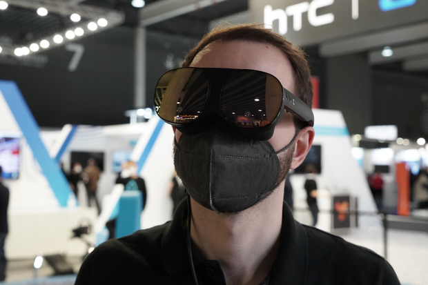 Vyzkoušeli jsme HTC Vive Flow, vaši vstupenku do metaverse